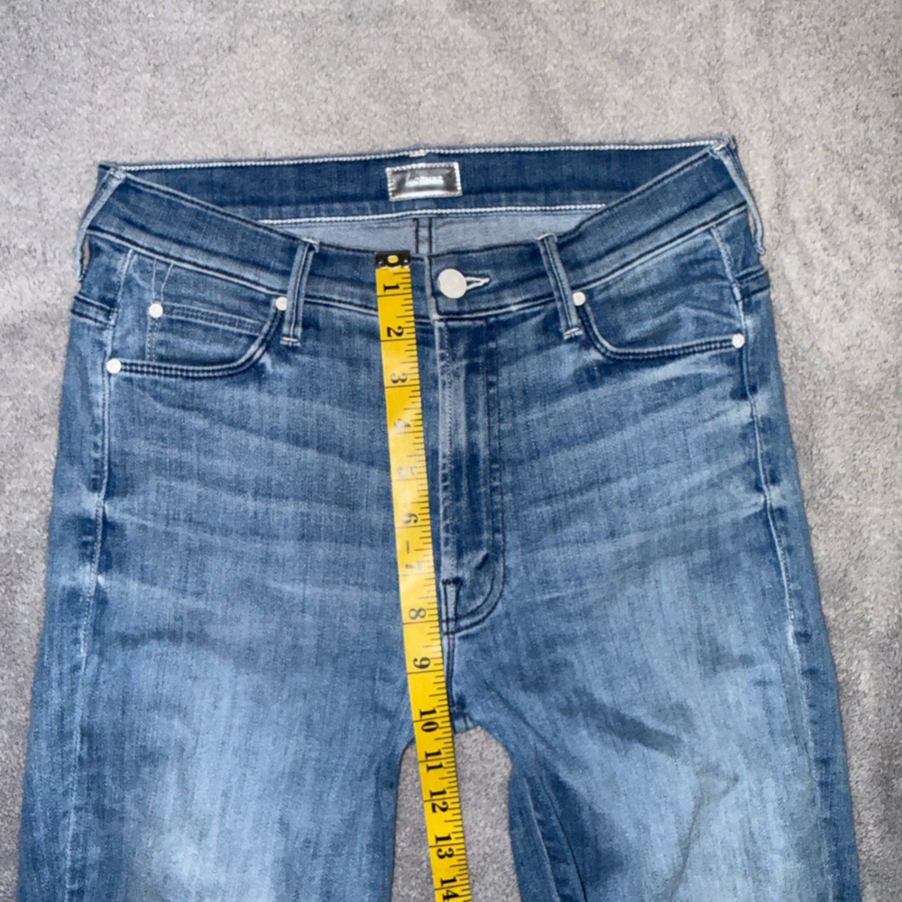 MOTHER Stunner Zip Ankle Step Fray in Good Girls
Do Size 26 - Picture 6 of 10